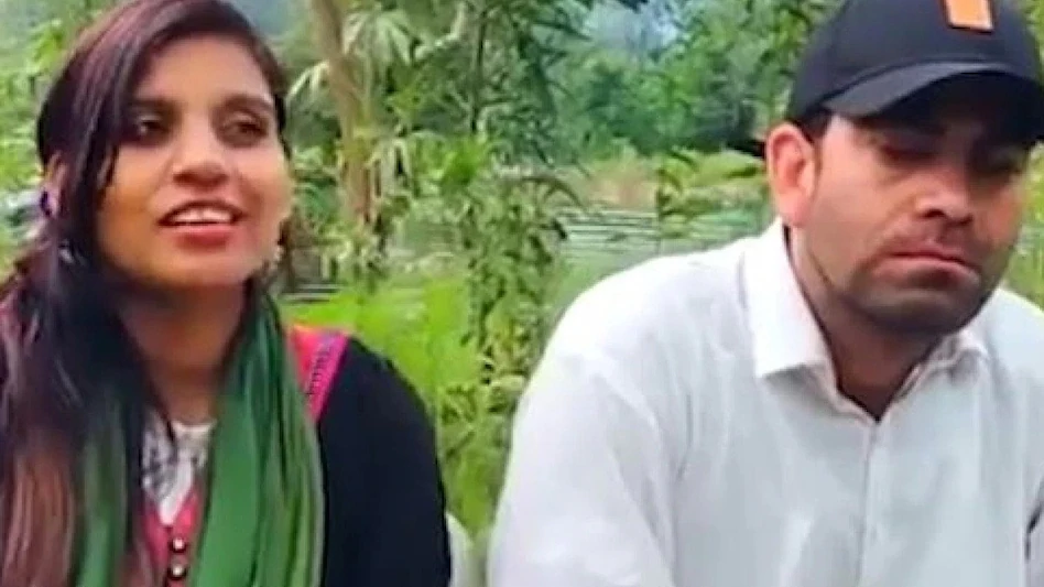 Anju Fatima receives gifts and land from Pakistan Businessman, Video goes Viral 