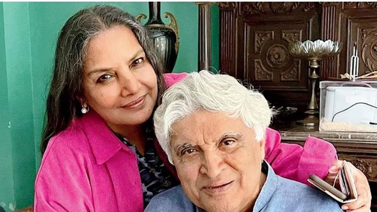 Javed Akhtar reaction on Watching Shabana and Dharmendra in intimate scene 